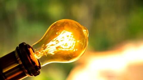 Thủ tướng yêu cầu loại bỏ bóng đèn sợi đốt 20W - 60W khỏi thị trường