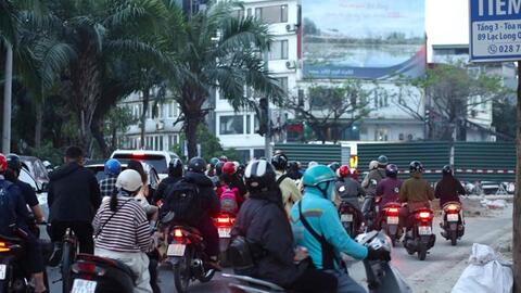 Hà Nội rào chắn thi công chống ngập: Một chút bất tiện vì mùa mưa an toàn