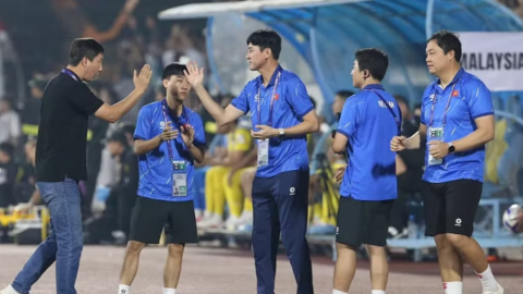 Trợ lý HLV Kim Sang-sik bất ngờ chia tay đội tuyển Việt Nam