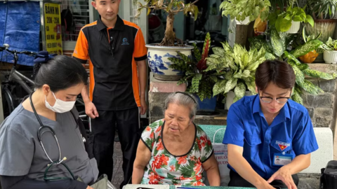 Y tế TPHCM: 'Xóa' rào cản thăm khám định kỳ