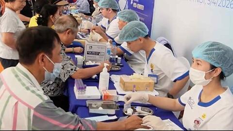 Người lớn tuổi đối mặt hiểm họa kép khi mắc virus hợp bào hô hấp