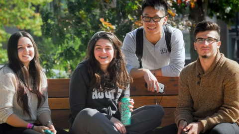 Canada gỡ rào cản thủ tục cho du học sinh