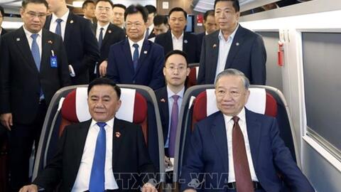 Tổng Bí thư, Chủ tịch nước Tô Lâm đi thăm thành phố Nam Ninh bằng tàu cao tốc