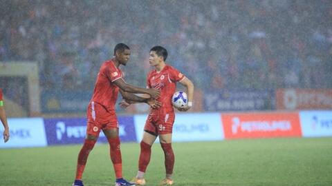 Trợ lý HLV Thành Lương nói về tình huống tranh đá penalty của Đình Bắc và Alan