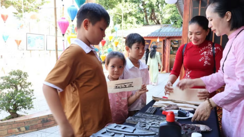 Tái hiện truyền thống tôn sư trọng đạo từ Văn Miếu Thăng Long đến Văn Miếu Diên Khánh