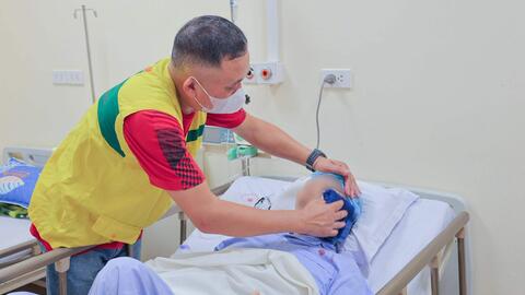 Hồi sinh cụ bà 84 tuổi bị cơn sốc tim nguy kịch nhờ kỹ thuật thay van tim ít xâm lấn