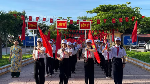 Học sinh Quảng Trị tựu trường sớm 2 tuần trước ngày khai giảng
