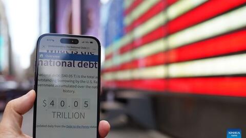 Nợ công Mỹ lần đầu vượt 40.000 tỉ USD, chi phí trả lãi tăng vọt