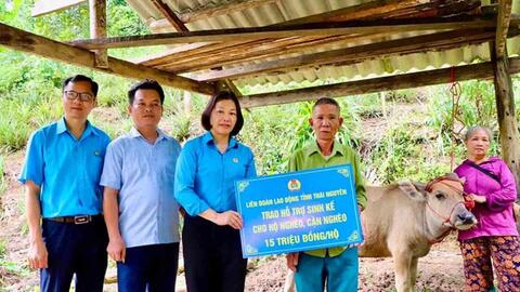 Trao sinh kế giúp người dân vươn lên thoát nghèo tại Thái Nguyên