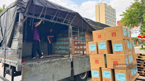 Nhà in chạy xuyên đêm giải cơn khát sách giáo khoa