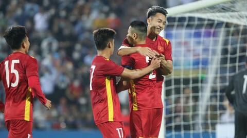 Vụ HLV Park tuyên bố lạ về Hoàng Đức: "Ông ấy chỉ đang chơi chiêu trên truyền thông thôi!"