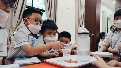 Học sinh hào hứng với tour trải nghiệm do Bảo tàng Phụ nữ Việt Nam tổ chức