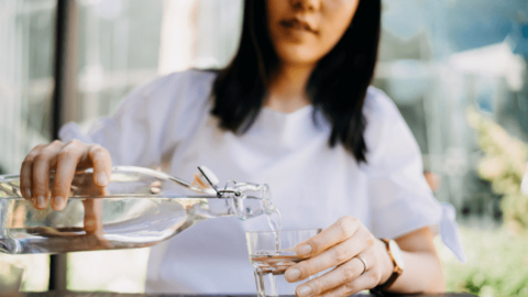 Uống nước vào 3 khung giờ vàng này sẽ vừa đánh tan "huyết khối", vừa tăng tuổi thọ