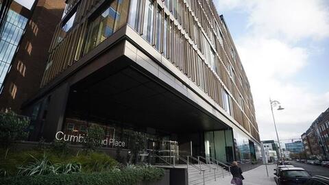 Elon Musk lại đẩy nhân viên Twitter vào thế 'tiến thoái lưỡng nan': 500 người phải đến trụ sở châu Âu nhưng thành phố này 'cạn sạch' nhà ở