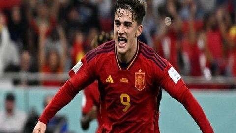 'Thần đồng' tuyển Tây Ban Nha phản ứng ra sao khi được so sánh với Pele?