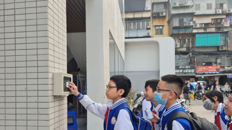 Trường THCS Thành Công quản lý chuyên cần của học sinh bằng thẻ từ