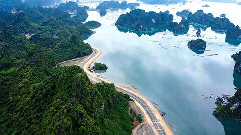 Quảng Ninh: Nâng tốc độ trên đường bao biển Hạ Long - Cẩm Phả