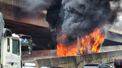 Xe buýt bốc cháy tại cây xăng gần khu công nghiệp Thăng Long, huyện Đông Anh
