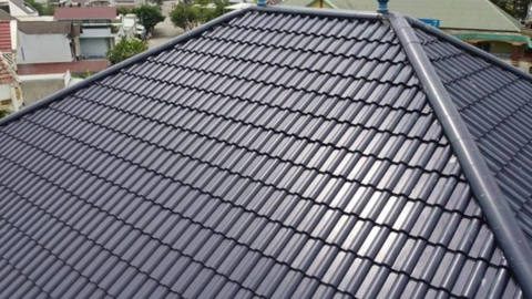 Một chi nhánh Công ty sản xuất VLXD của DIC phải dừng sản xuất dòng ngói do trùng với đối thủ