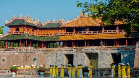 Miễn phí vé tham quan cho phụ nữ mặc áo dài dịp 8/3