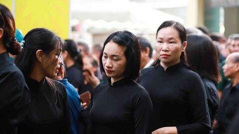 Xúc động tình dân nghẹn ngào đến viếng Tổng Bí thư Nguyễn Phú Trọng