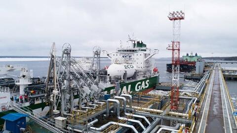 Nga dự báo EU sớm xếp hàng mua lại dầu khí Nga