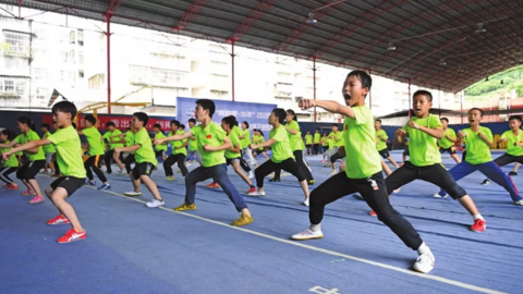 Trung Quốc giảm áp lực học đường