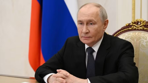 Tổng thống Putin tiếp tục gia hạn lệnh cấm xuất khẩu dầu mỏ Nga