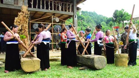 Nhạc cụ kể chuyện văn hóa bản Mường