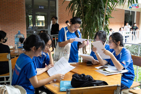 <a href="/song-xanh/giao-duc" title="Giáo dục" rel="dofollow">Giáo dục</a>