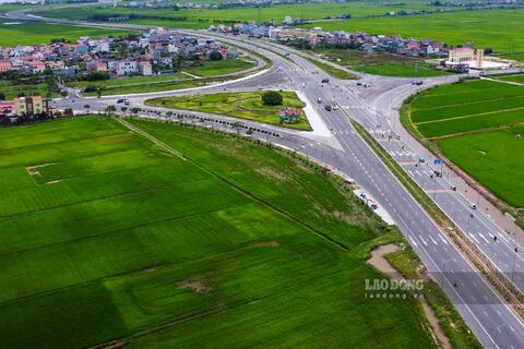 <a href="/thuong-hieu-xanh/tin-tuc/tin-trong-nuoc" title="Tin trong nước" rel="dofollow">Tin trong nước</a>