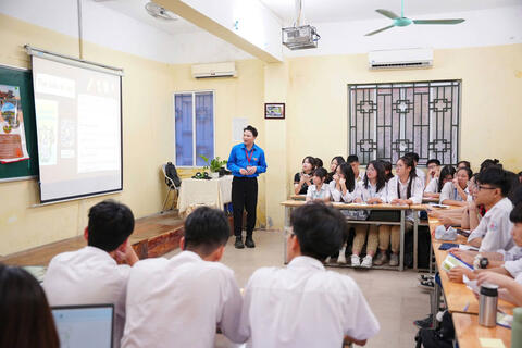 <a href="/song-xanh/giao-duc" title="Giáo dục" rel="dofollow">Giáo dục</a>