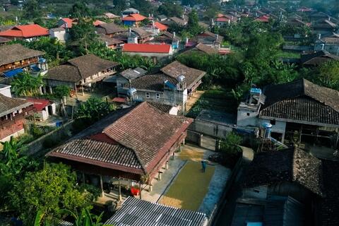 <a href="/du-lich" title="Du lịch" rel="dofollow">Du lịch</a>