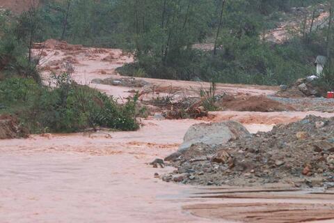 <a href="/thuong-hieu-xanh/tin-tuc/tin-trong-nuoc" title="Tin trong nước" rel="dofollow">Tin trong nước</a>