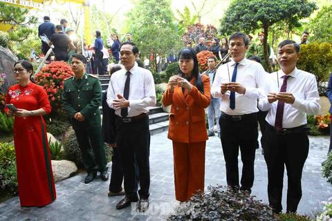 <a href="/van-hoa" title="Văn hóa" rel="dofollow">Văn hóa</a>