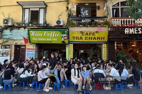 <a href="/du-lich" title="Du lịch" rel="dofollow">Du lịch</a>