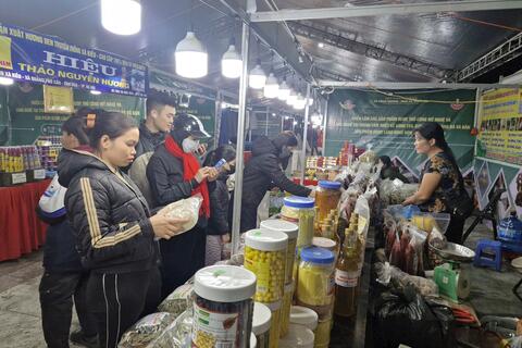 <a href="/thuong-hieu-xanh/tin-tuc/tin-trong-nuoc" title="Tin trong nước" rel="dofollow">Tin trong nước</a>