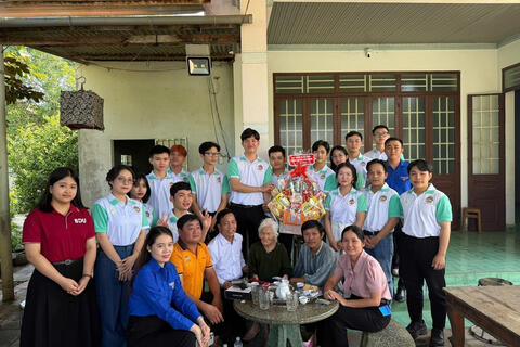 <a href="/thuong-hieu-xanh/tin-tuc/tin-trong-nuoc" title="Tin trong nước" rel="dofollow">Tin trong nước</a>