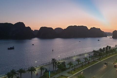 <a href="/du-lich" title="Du lịch" rel="dofollow">Du lịch</a>