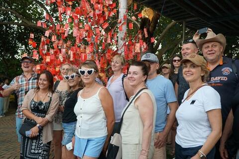 <a href="/du-lich" title="Du lịch" rel="dofollow">Du lịch</a>