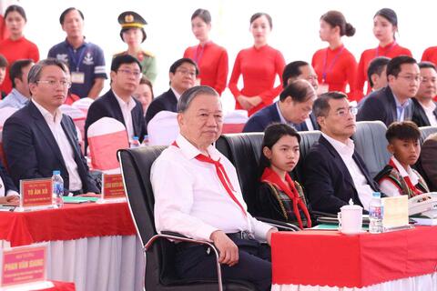 <a href="/thuong-hieu-xanh/tin-tuc/tin-trong-nuoc" title="Tin trong nước" rel="dofollow">Tin trong nước</a>