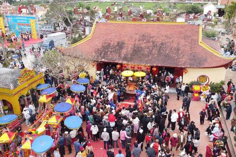 <a href="/du-lich" title="Du lịch" rel="dofollow">Du lịch</a>