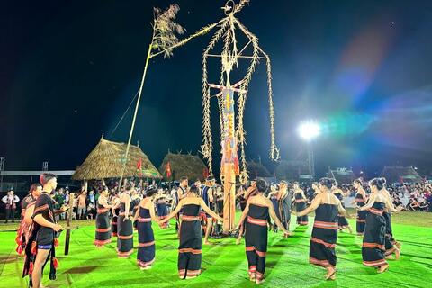 <a href="/van-hoa" title="Văn hóa" rel="dofollow">Văn hóa</a>