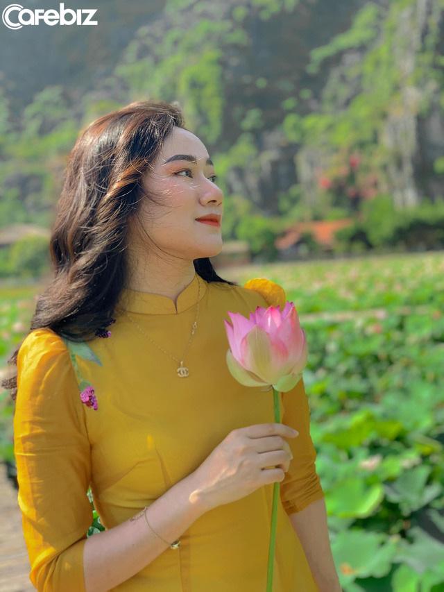 Đến Hang Múa, Ninh Bình ngập trong sắc sen hồng: Trọn vẹn 1 ngày cuối tuần rời xa thành thị xô bồ, chiêm ngưỡng vẻ đẹp thiên nhiên xanh mướt - Ảnh 3. Đến Hang Múa, Ninh Bình ngập trong sắc sen hồng: Trọn vẹn 1 ngày cuối tuần rời xa thành thị xô bồ, chiêm ngưỡng vẻ đẹp thiên nhiên xanh mướt - Ảnh 3.