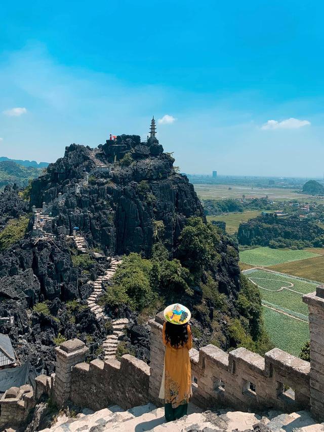Đến Hang Múa, Ninh Bình ngập trong sắc sen hồng: Trọn vẹn 1 ngày cuối tuần rời xa thành thị xô bồ, chiêm ngưỡng vẻ đẹp thiên nhiên xanh mướt - Ảnh 6. Đến Hang Múa, Ninh Bình ngập trong sắc sen hồng: Trọn vẹn 1 ngày cuối tuần rời xa thành thị xô bồ, chiêm ngưỡng vẻ đẹp thiên nhiên xanh mướt - Ảnh 6.