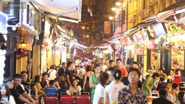 Xây dựng những thành phố không ngủ như thế nào để phát triển nền kinh tế ban đêm ở Việt Nam? - Ảnh 1. Xây dựng những thành phố không ngủ như thế nào để phát triển nền kinh tế ban đêm ở Việt Nam? - Ảnh 1.