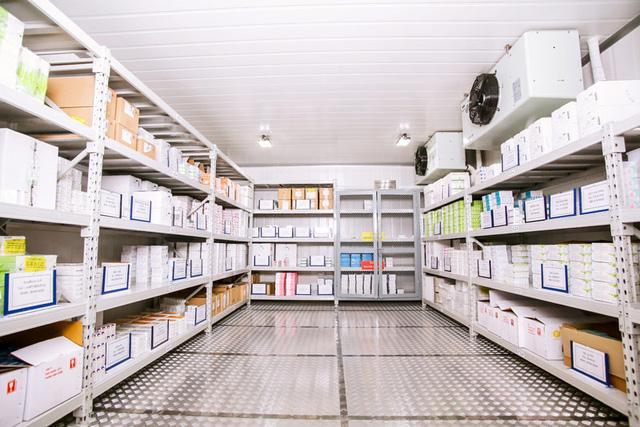 Việt Nam có 3 kho bảo quản vắc xin Covid-19 ở nhiệt độ siêu lạnh -40 đến -86 độ C - Ảnh 1. Việt Nam có 3 kho bảo quản vắc xin Covid-19 ở nhiệt độ siêu lạnh -40 đến -86 độ C - Ảnh 1.