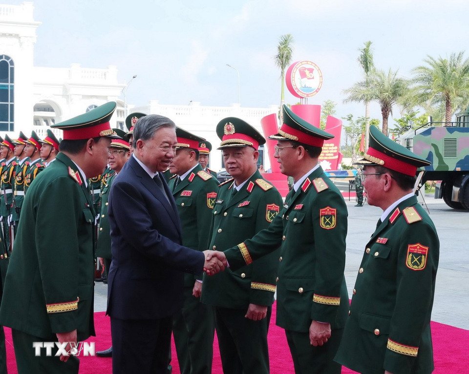 Tổng Bí thư Tô Lâm tới dự Lễ kỷ niệm 80 năm Ngày truyền thống Tổng cục Công nghiệp Quốc phòng. Ảnh: TTXVN