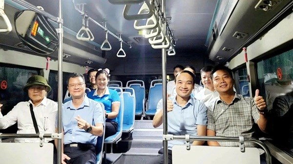 Hà Nội mở tuyến buýt ra xã đảo nằm giữa bãi sông Hồng
