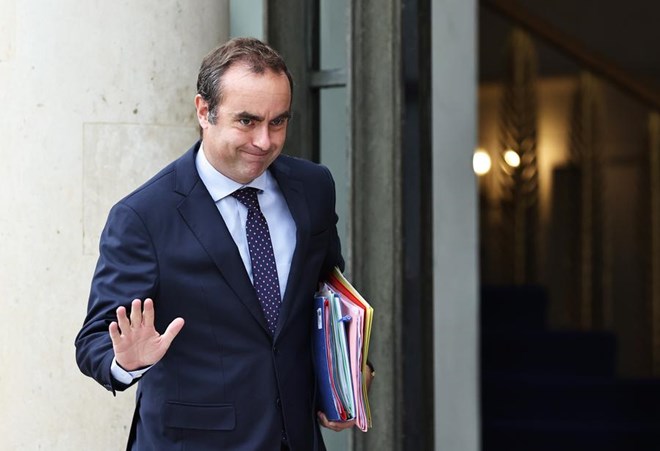 Tổng thống Macron tái bổ nhiệm thủ tướng Pháp vừa từ chức